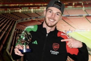 开云体育-任意球双响！赖斯发文：我们会继续努力，谢谢大家所有的支持❤️