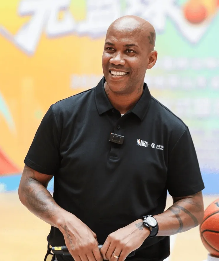 开云体育-马布里社媒更新日常：努力工作，好好生活，展现爱心