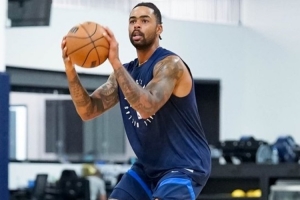 开云体育下载-开练&amp;期待新赛季！独行侠官方晒新援拉塞尔多张训练照