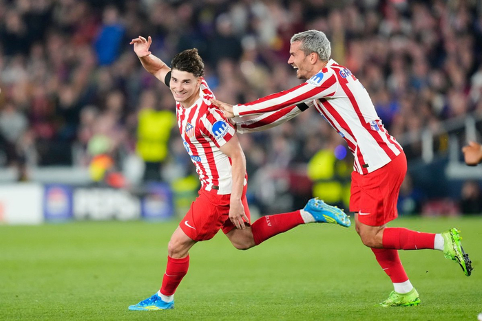 开云体育下载-阿尔瓦雷斯欧冠联赛巴萨对阵马竞|巴塞罗那|马德里竞技_新浪体育_新浪新闻